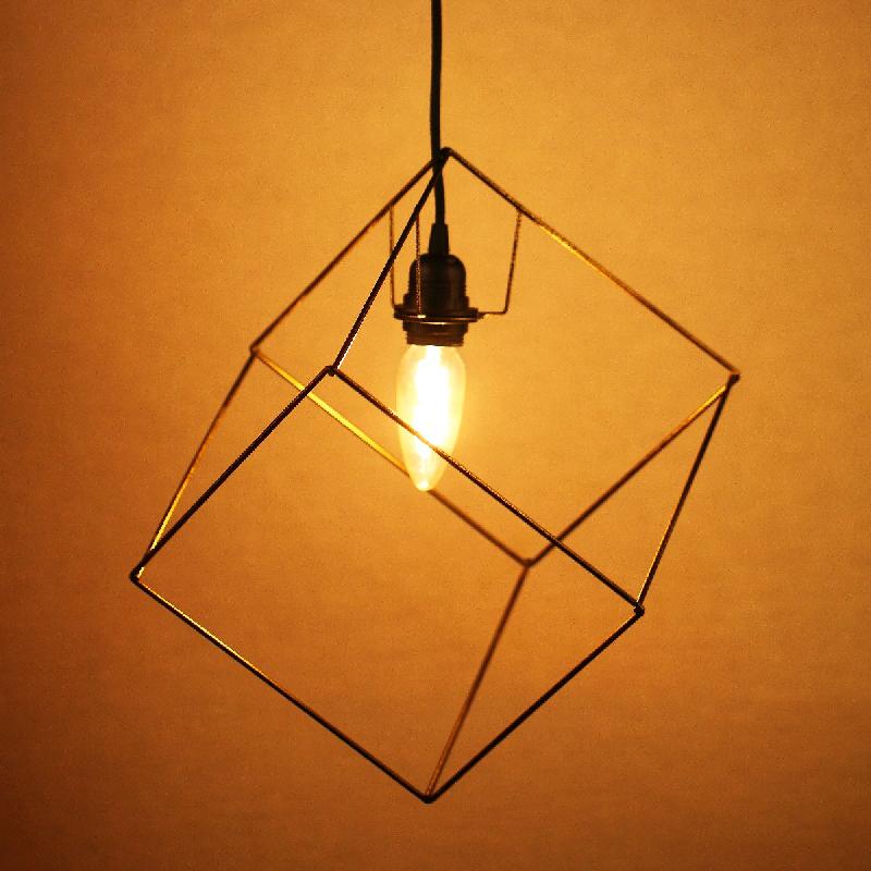Светильник cube. Подвесной светильник куб. Светильник "куб". Кубические светильники подвесные. Подвесной светильник Кубы.